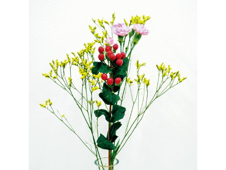 季節の花束(ヒペリカム)  3本 